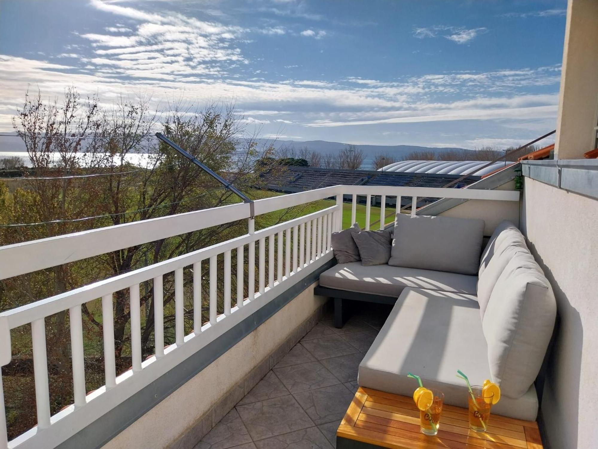 Seaview Apartment Омиш Экстерьер фото