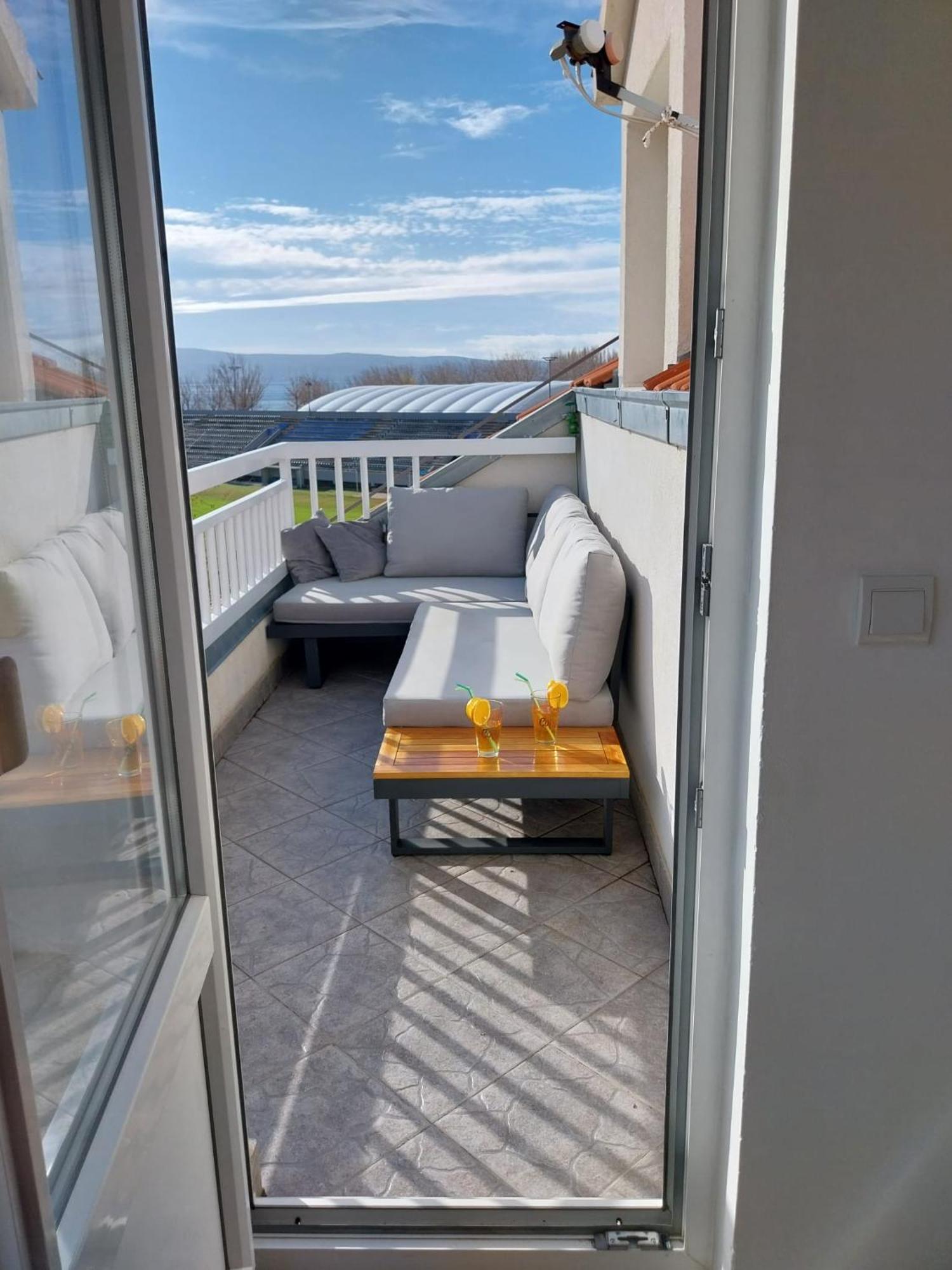 Seaview Apartment Омиш Экстерьер фото