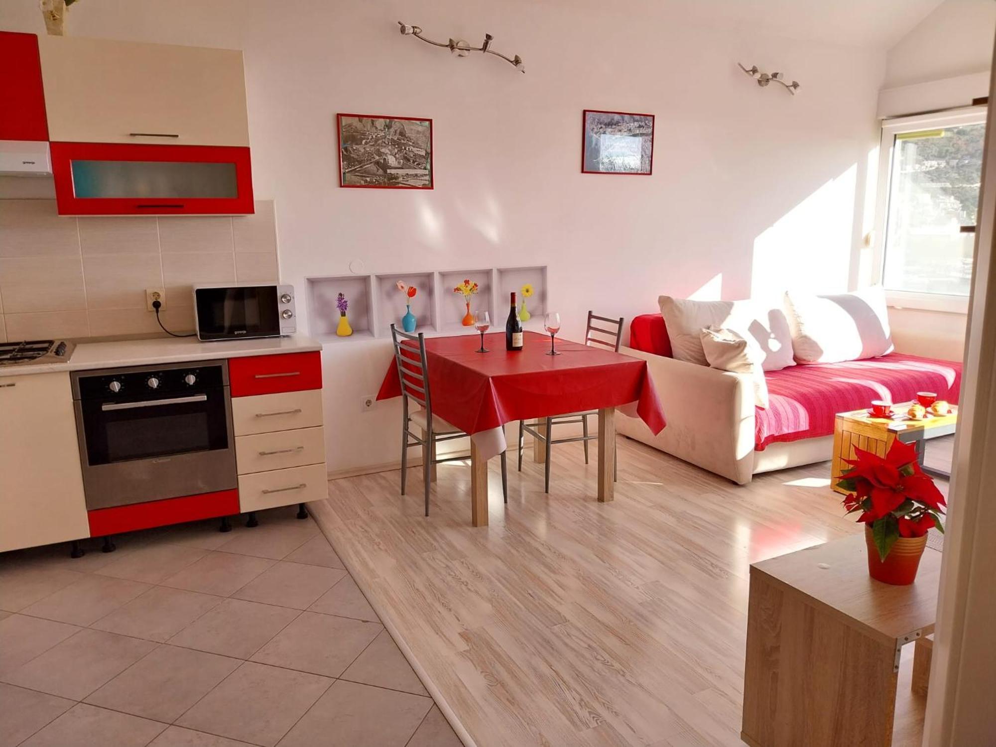 Seaview Apartment Омиш Экстерьер фото