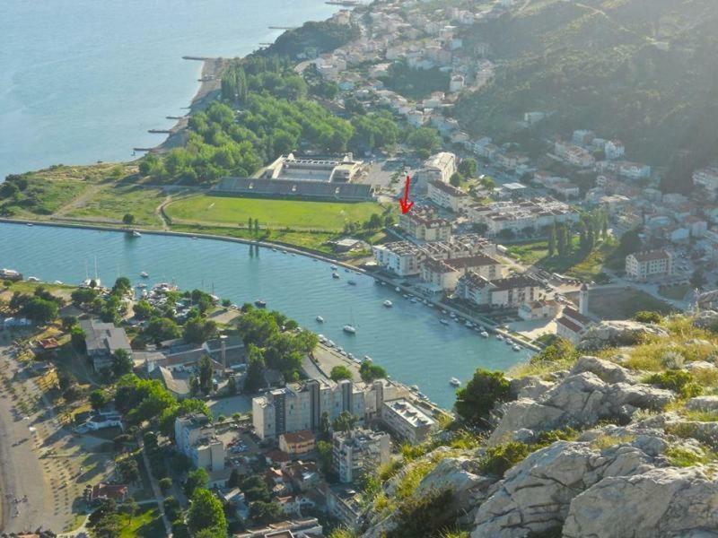 Seaview Apartment Омиш Экстерьер фото